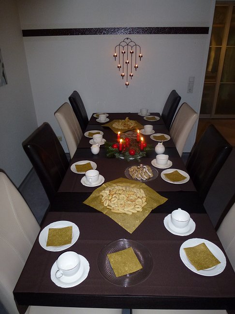 Weihnachtstisch 2.jpg